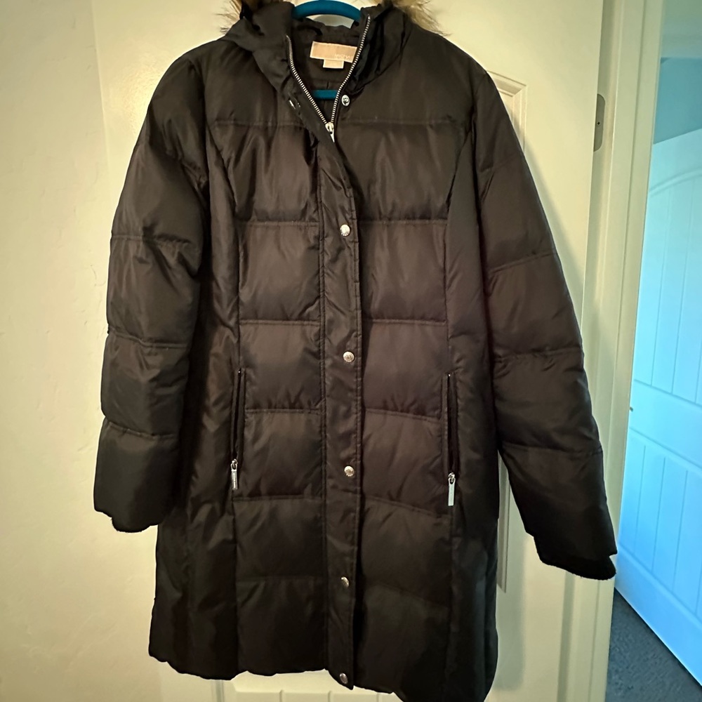 Michael Kors Women’s puffer coat w/fur collared hood
